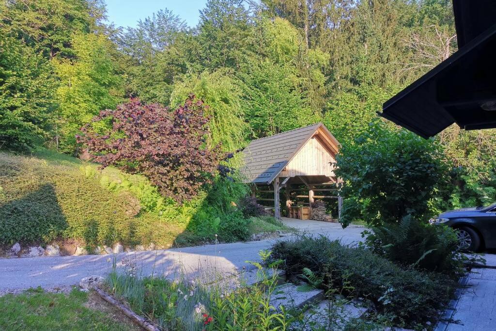 Cottage In The Woods - Lake بوينج المظهر الخارجي الصورة
