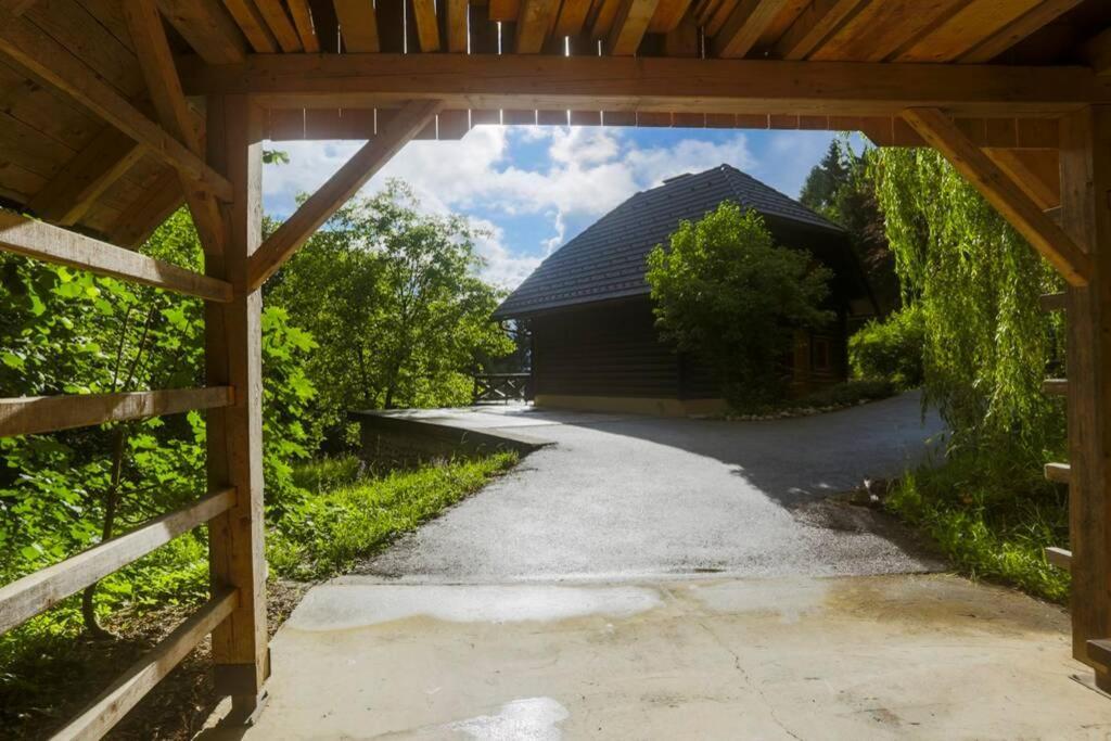 Cottage In The Woods - Lake بوينج المظهر الخارجي الصورة